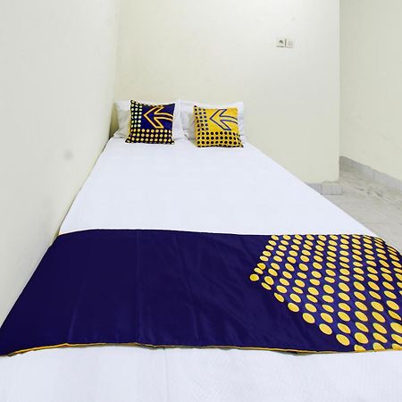 Отель Oyo Life 93284 Kos Cendana Raya Матарам Экстерьер фото